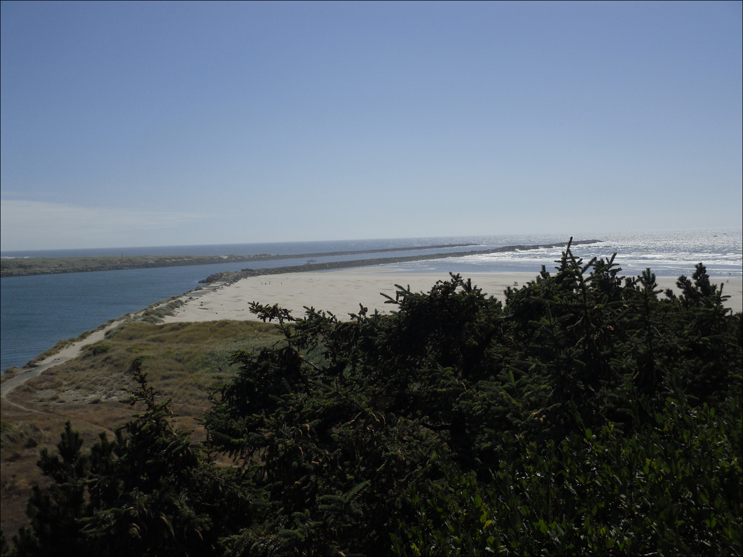 Newport, OR- breakwater at Newport Beach